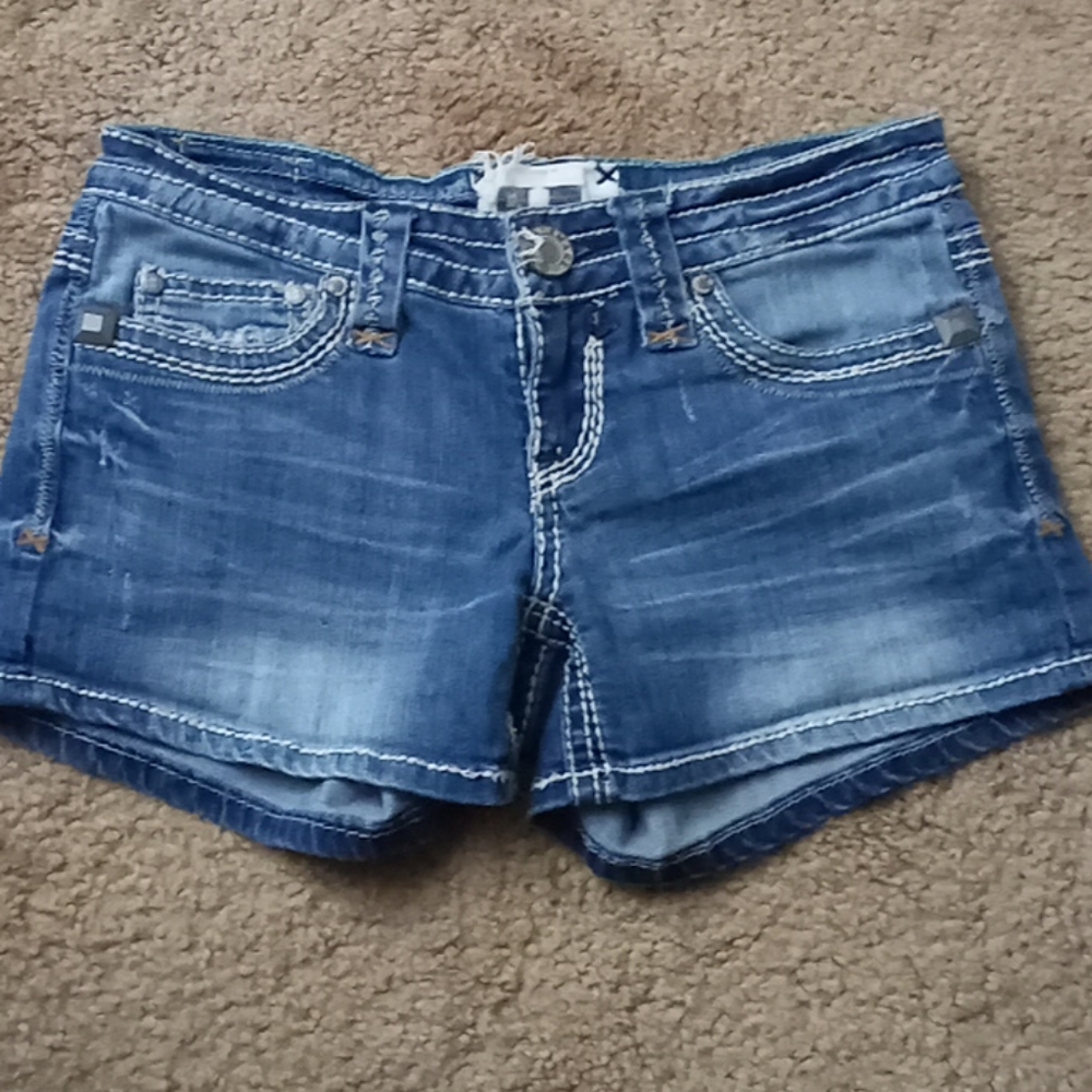 Trademark H shorts 26R